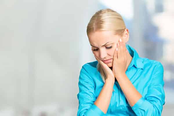how an emergency dentist will treat a toothache